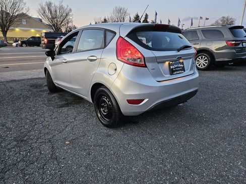Used 2012 Ford Fiesta SE image 3