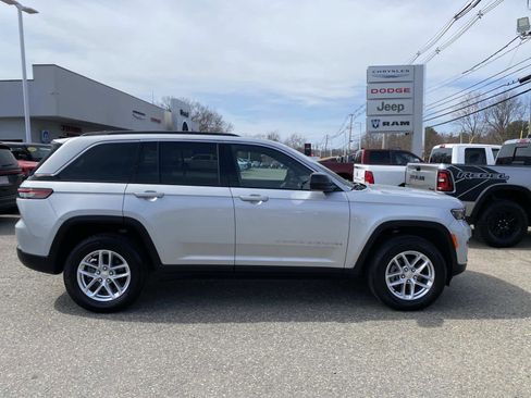 Certified 2025 Jeep Grand Cherokee Laredo X w/ Luxury Tech Group I AWD/4WD image 2