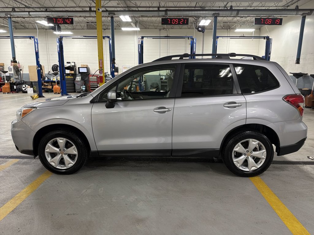 Used 2016 Subaru Forester 2.5i Premium w/ All-Weather Package AWD/4WD image 5