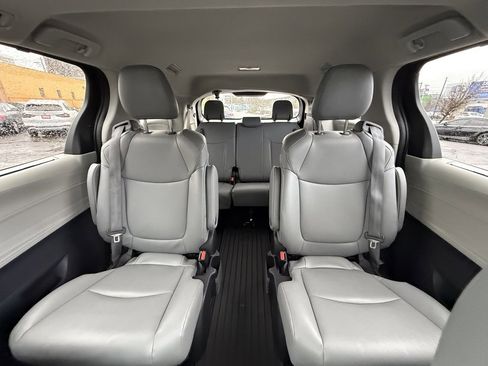 Certified 2023 Toyota Sienna XLE image 16