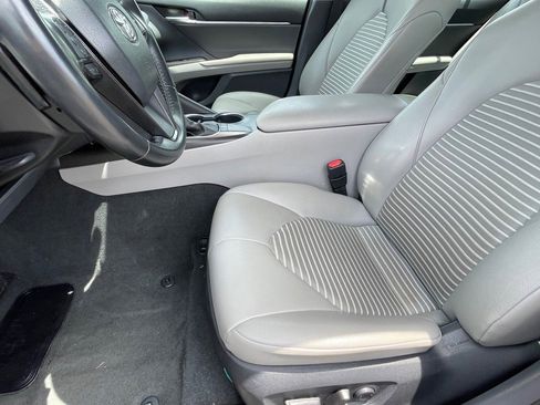 Used 2023 Toyota Camry SE image 13