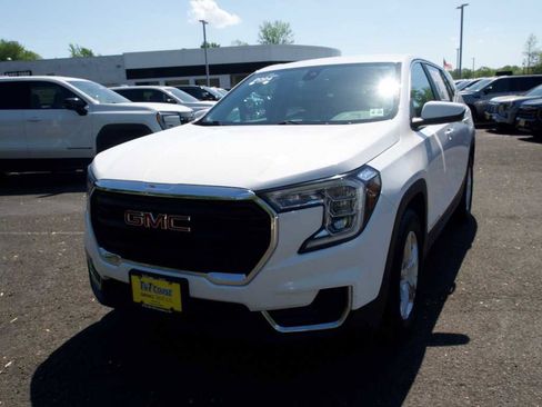 Certified 2024 GMC Terrain SLE FWD image 1