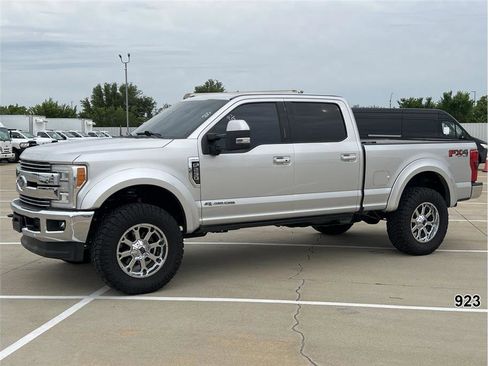 Used 2017 Ford F250 Lariat w/ Lariat Ultimate Package AWD/4WD image 1