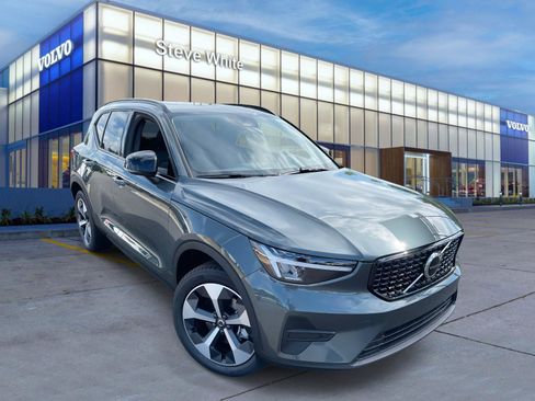 New 2026 Volvo XC40 B4 Core w/ Climate Package image 1