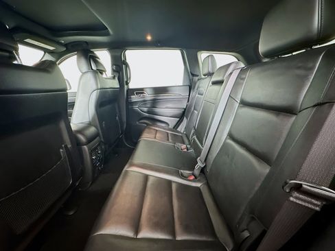 Used 2022 Jeep Grand Cherokee Limited image 28