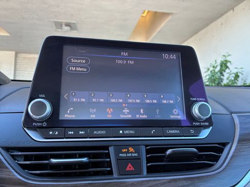 Used 2025 Nissan Altima 2.5 SV FWD image 20