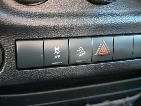 Used 2018 Jeep Wrangler Unlimited Sport w/ Mopar Black Appearance Group AWD/4WD image 28