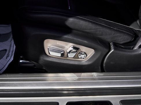 Used 2020 Rolls-Royce Wraith RWD image 29