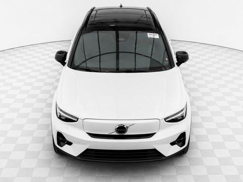 Used 2023 Volvo XC40 Recharge Ultimate w/ Protection Package Premier AWD/4WD image 2