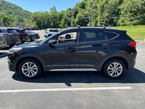 Used 2017 Hyundai Tucson SE AWD/4WD image 2