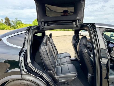 Used 2018 Tesla Model X 75D AWD/4WD image 41