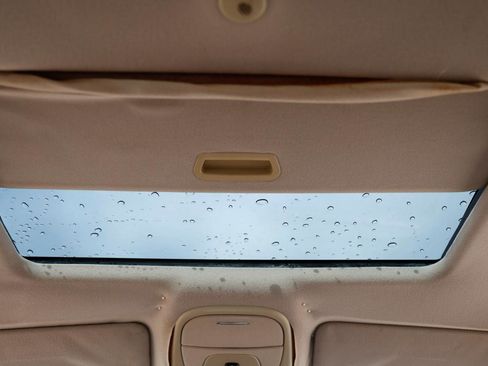 Used 2004 Jaguar XJ8 image 23