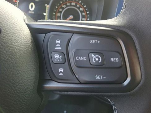 New 2025 Jeep Gladiator Sport image 17