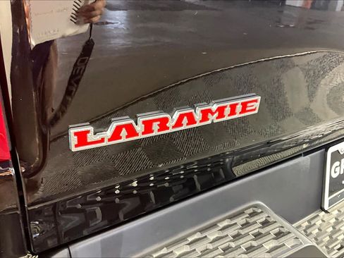 Used 2025 RAM 1500 Laramie image 10