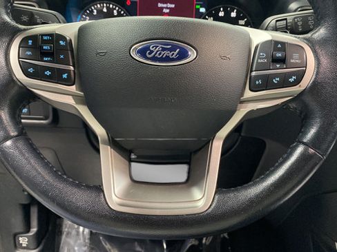 Used 2021 Ford Explorer Limited w/ Class III Trailer Tow Package AWD/4WD image 16