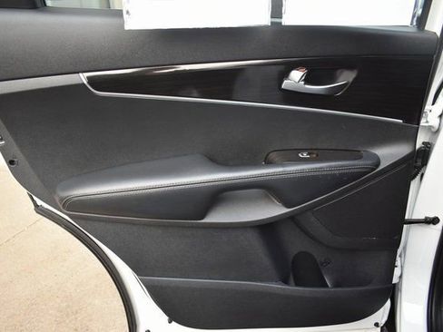 Used 2020 Kia Sorento AWD V6 image 30