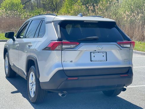Used 2019 Toyota RAV4 XLE AWD/4WD image 14