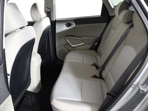 Used 2023 Kia Soul LX w/ LX Technology Package image 31