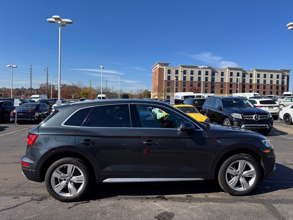 Used 2018 Audi Q5 2.0T Premium Plus w/ Premium Plus Package AWD/4WD image 3