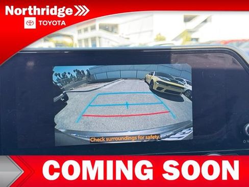 Used 2023 Toyota Highlander XLE FWD image 9