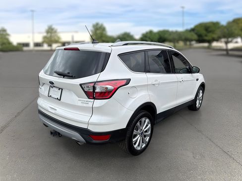 Used 2018 Ford Escape Titanium w/ Ford Safe & Smart Package FWD image 7