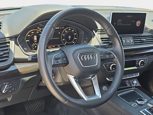 Used 2020 Audi Q5 e Premium Plus w/ Premium Plus Package AWD/4WD image 19
