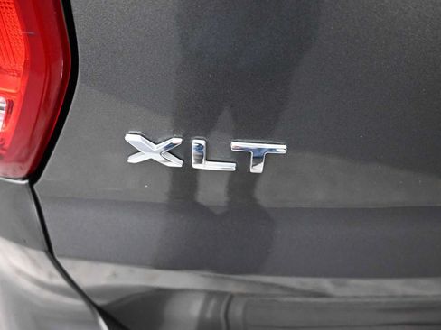 Used 2019 Ford Explorer XLT w/ Equipment Group 202A AWD/4WD image 27