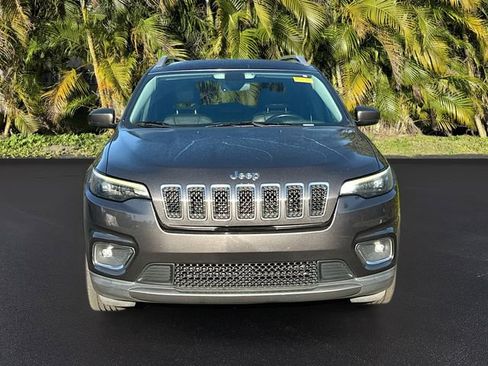 Used 2019 Jeep Cherokee Limited image 2
