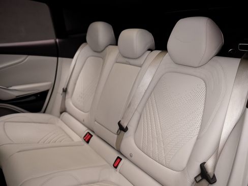 Used 2023 Aston Martin DBX AWD/4WD image 62