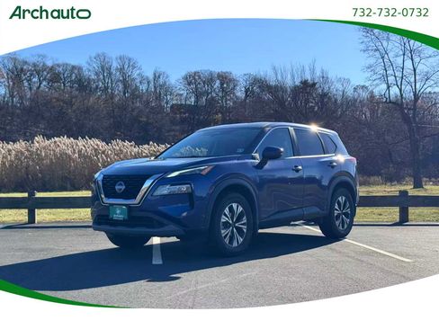 Used 2023 Nissan Rogue SV image 1