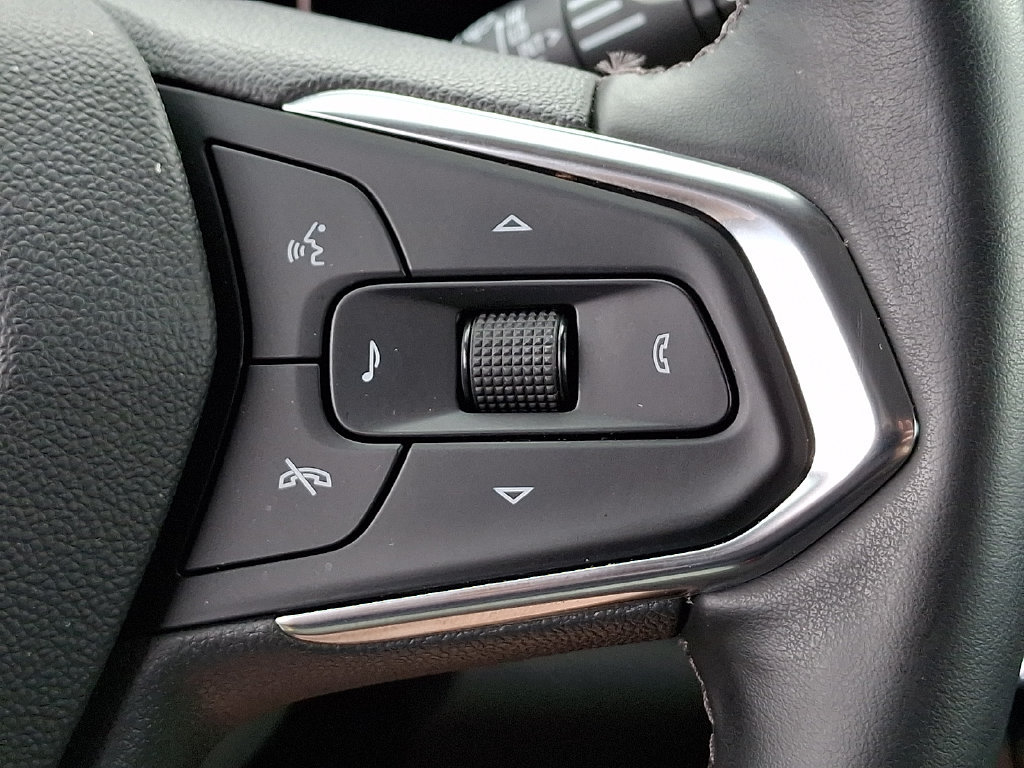 Used 2026 Chevrolet Trax LT w/ Driver Confidence Package FWD image 25