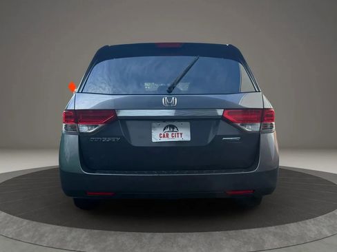 Used 2016 Honda Odyssey SE image 4