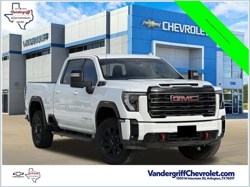 Used 2025 GMC Sierra 2500 AT4 AWD/4WD image 1