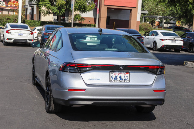 Used 2025 Honda Accord SE image 11