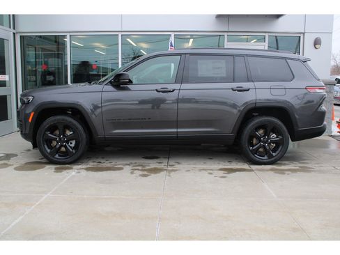 New 2025 Jeep Grand Cherokee L Altitude image 5