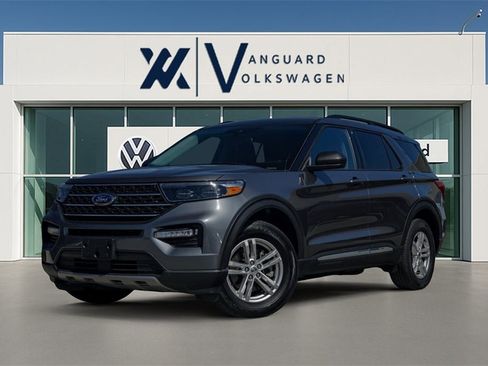 Used 2024 Ford Explorer XLT w/ Equipment Group 202A image 1