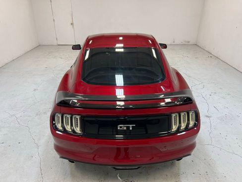 Used 2017 Ford Mustang GT RWD image 4