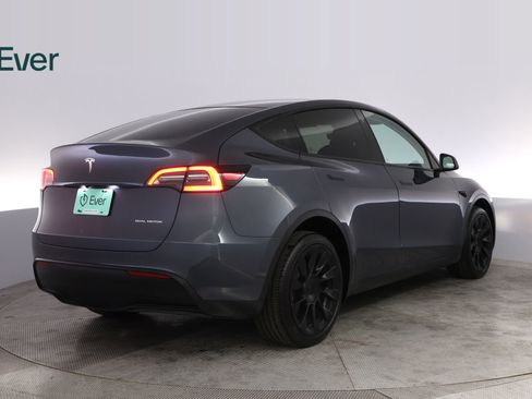 Used 2023 Tesla Model Y Long Range AWD/4WD image 3