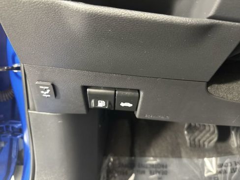 Used 2024 Nissan Kicks SV w/ Interior Electronics Package FWD image 15