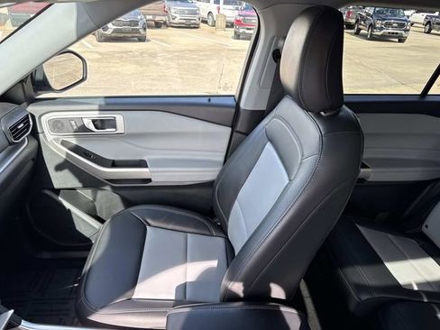 Used 2023 Ford Explorer XLT w/ Equipment Group 202A image 18