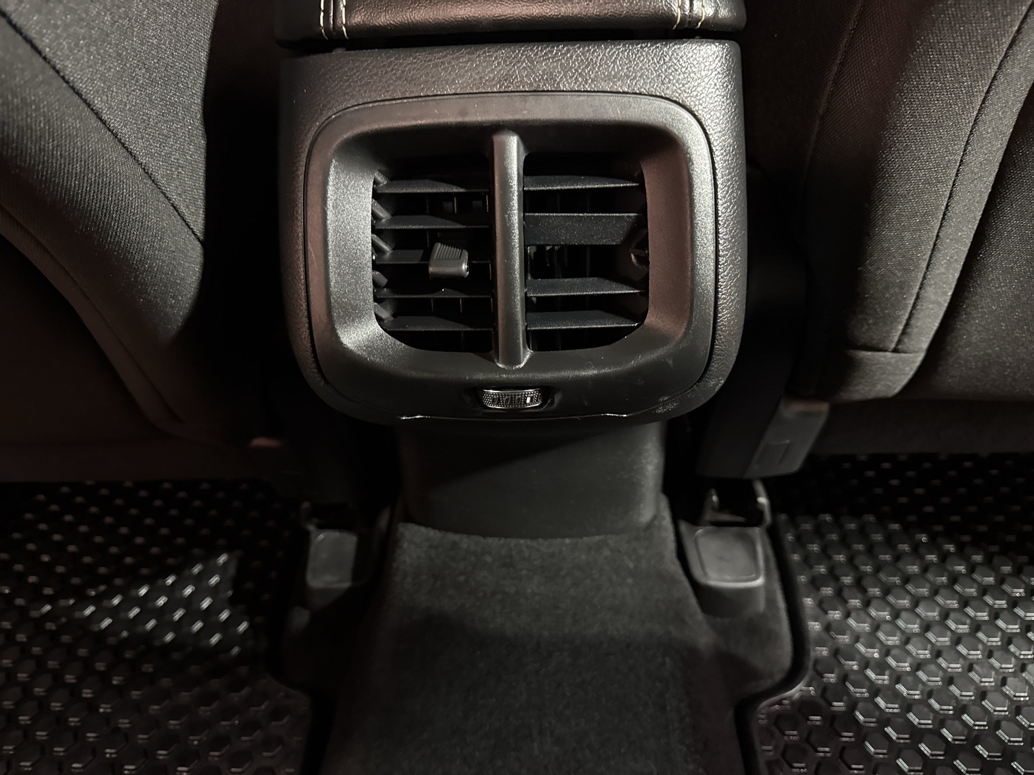 Used 2015 Jeep Cherokee Sport w/ Cold Weather Group AWD/4WD image 28