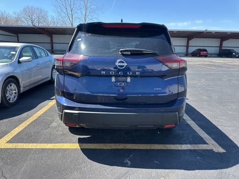 Used 2025 Nissan Rogue SV image 13