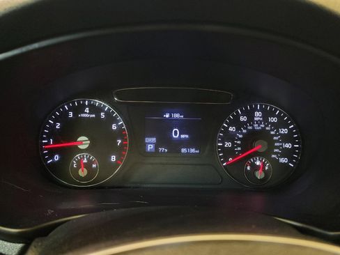 Used 2020 Kia Sorento LX AWD/4WD image 23