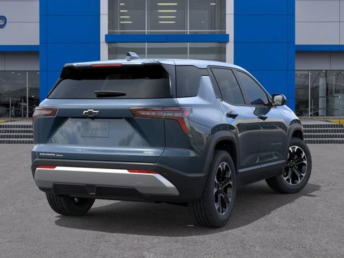 New 2027 Chevrolet Equinox LT w/ LPO, Floor Liner Package AWD/4WD image 4