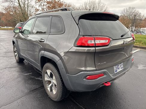 Used 2016 Jeep Cherokee Trailhawk w/ Comfort/Convenience Group image 5