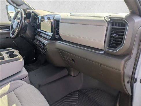 Used 2024 Chevrolet Silverado 2500 LT image 17