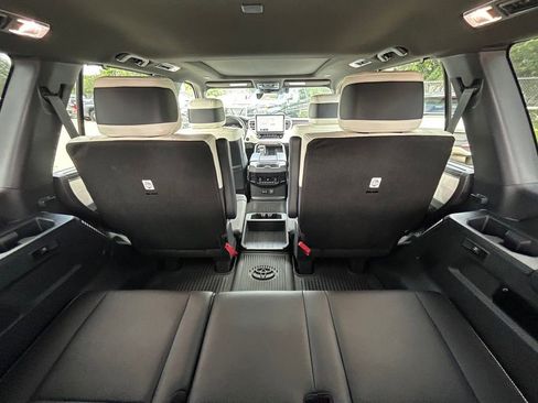 Used 2025 Toyota Sequoia Capstone AWD/4WD image 17
