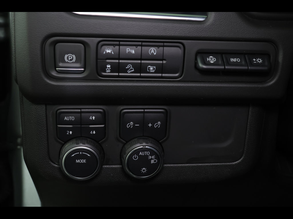 Used 2023 Chevrolet Tahoe Premier AWD/4WD image 18
