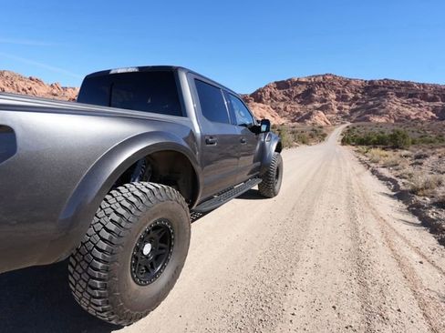 Used 2017 Ford F150 Raptor w/ Equipment Group 802A Luxury image 14