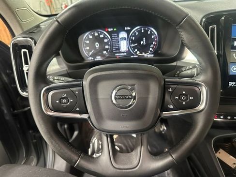 Used 2019 Volvo XC40 T5 Momentum AWD/4WD image 18
